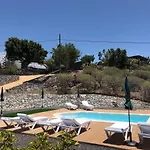 Llanitos Nyaraló Guía de Isora