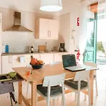 Llanitos Nyaraló Guía de Isora